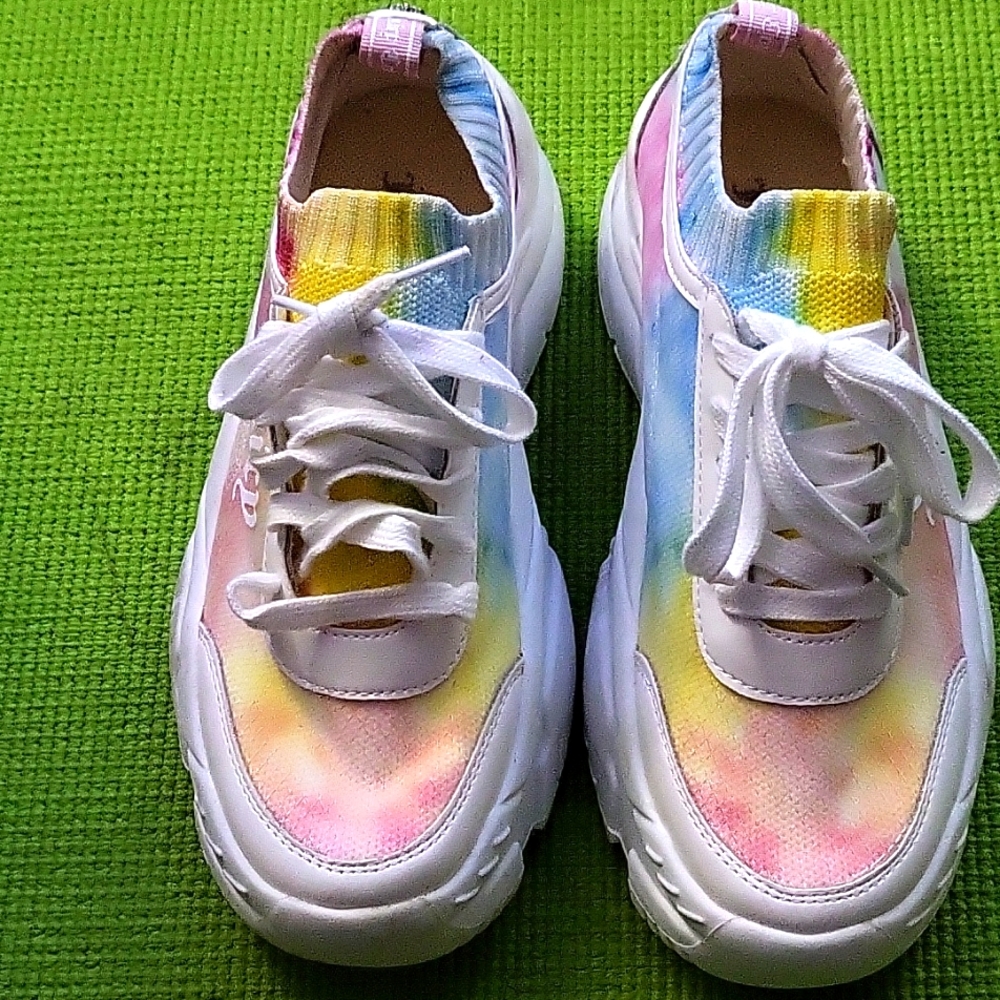 Juicy Couture Sneakers Size 8 multi color